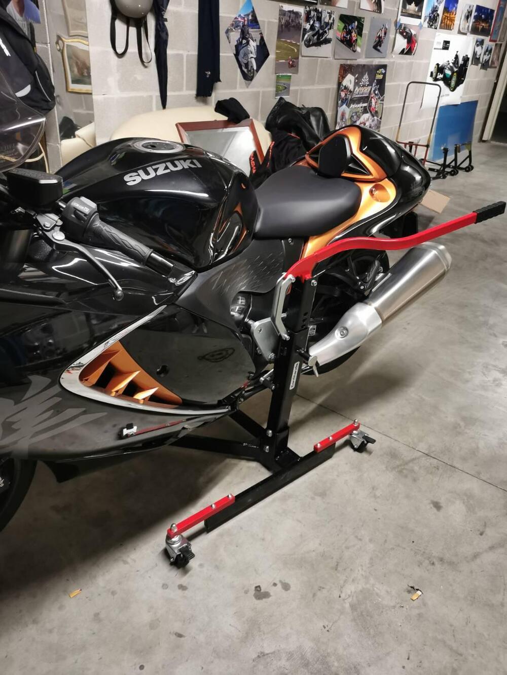 Suzuki GSX 1300 R Hayabusa (2021 - 24) (2)