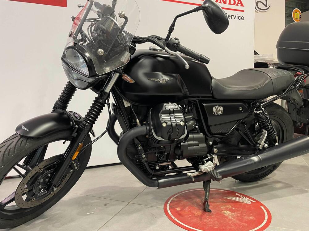 Moto Guzzi V7 Stone (2021 - 24) (13)