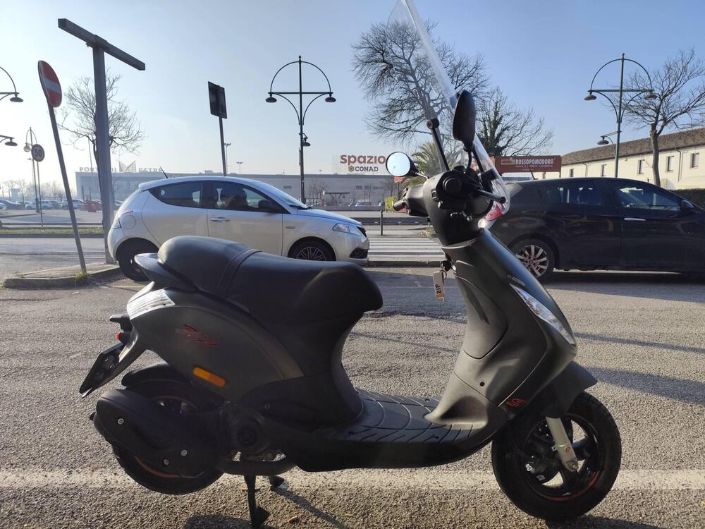 Piaggio Zip 50 S 4T (2021 - 25) (2)