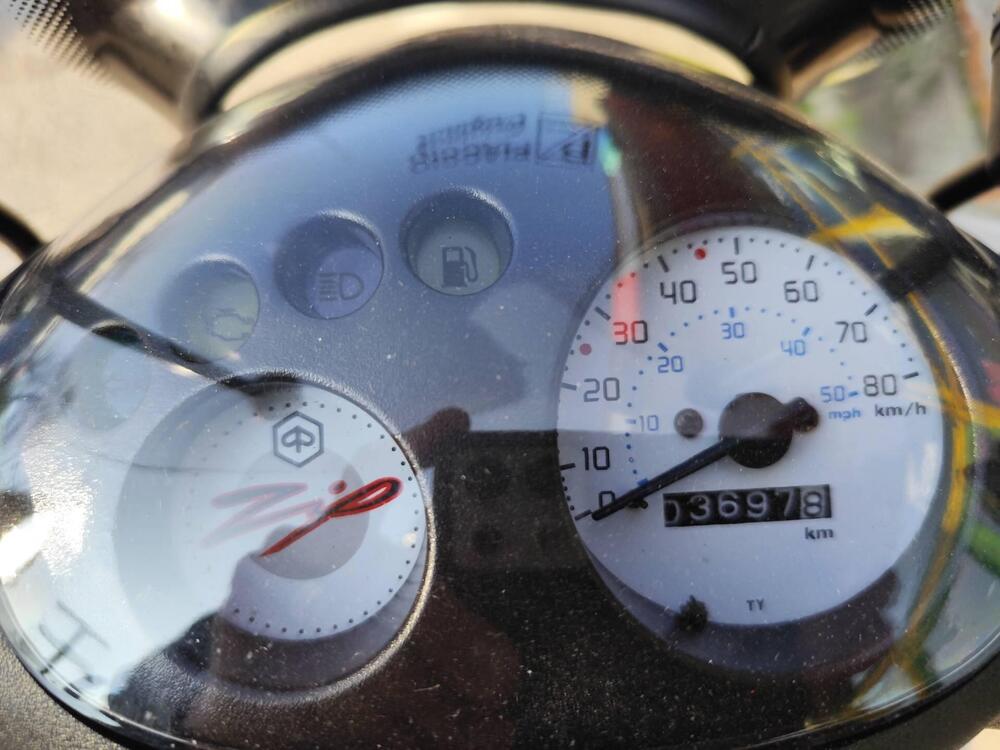 Piaggio Zip 50 S 4T (2021 - 25) (4)