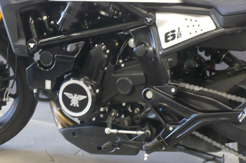 Moto Morini SEIEMMEZZO STR (2022 - 26) (7)