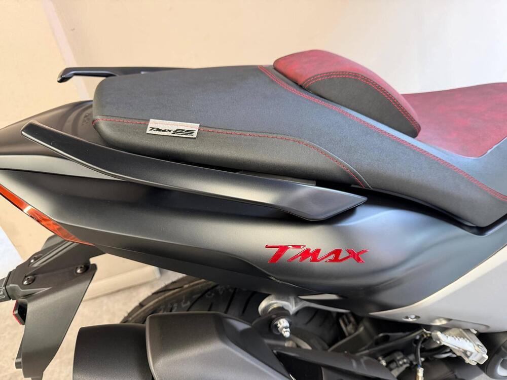 Yamaha T-Max 560 25th Anniversary (2026) (8)