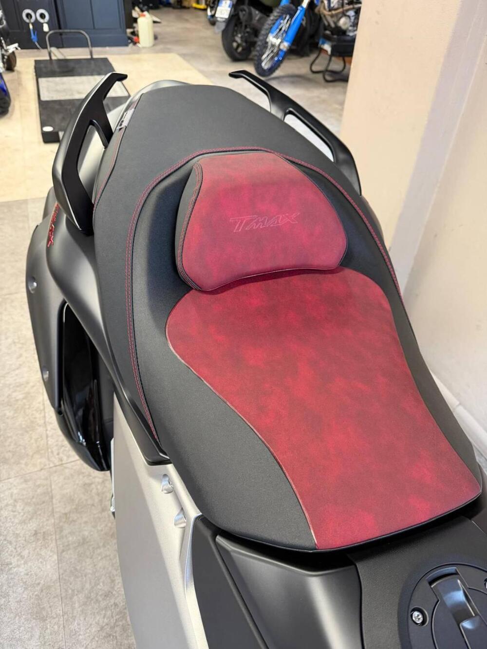 Yamaha T-Max 560 25th Anniversary (2026) (9)