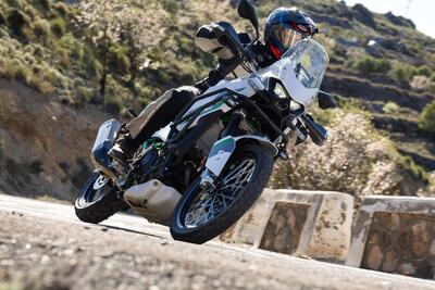 Kawasaki KLE 500: la migliore tra le 500 bicilindriche? La verit&agrave; dopo averla guidata [VIDEO]