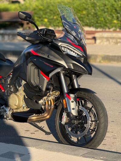 Ducati Multistrada V4 S Grand Tour (2024) usata