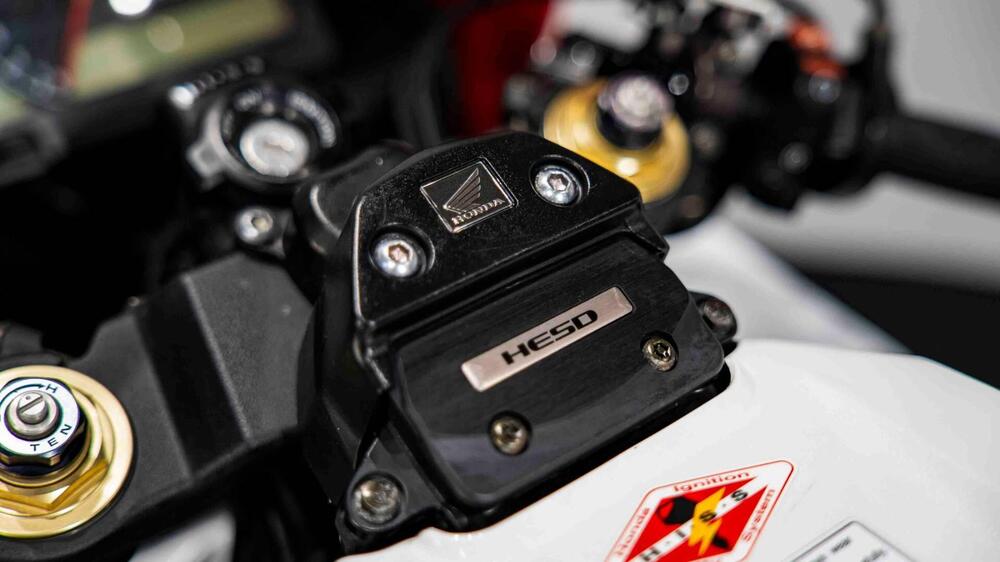 Honda CBR 1000 RR Fireblade (2004 - 05) (12)