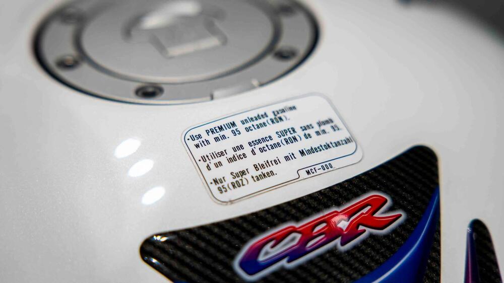 Honda CBR 1000 RR Fireblade (2004 - 05) (13)