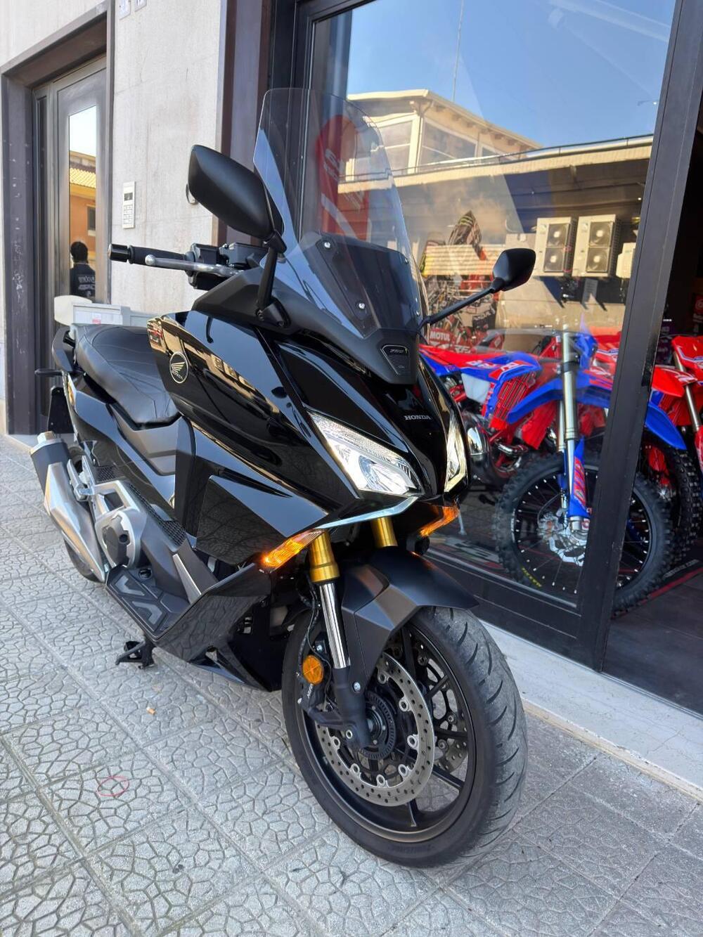 Honda Forza 750 DCT (2021 - 24) (2)