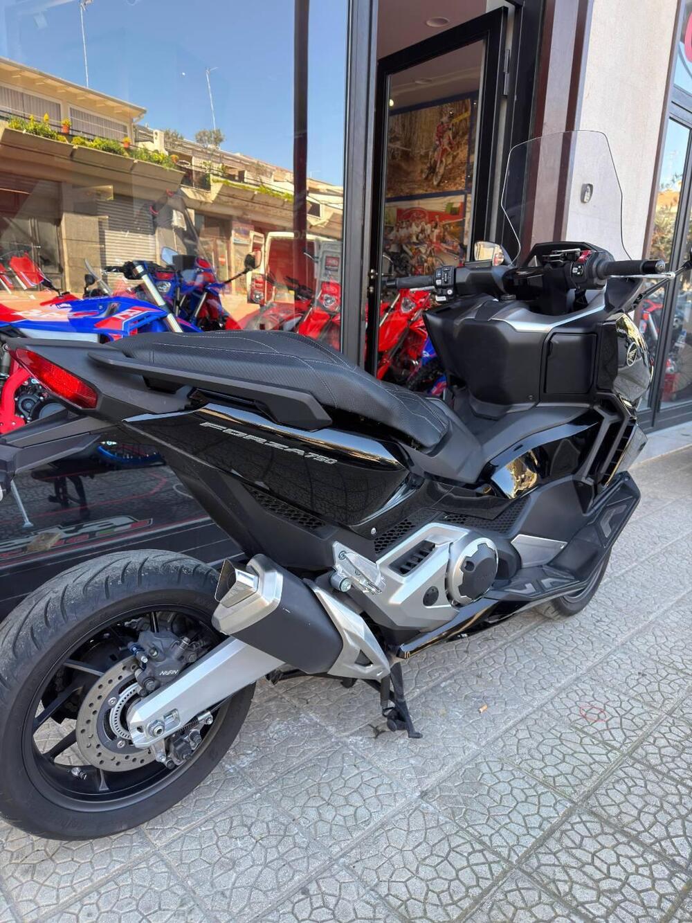 Honda Forza 750 DCT (2021 - 24) (3)