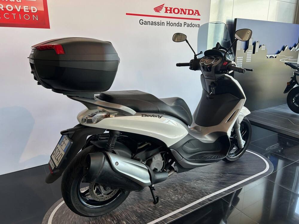Piaggio Beverly 350 SportTouring ie ABS (2011 - 17) (2)