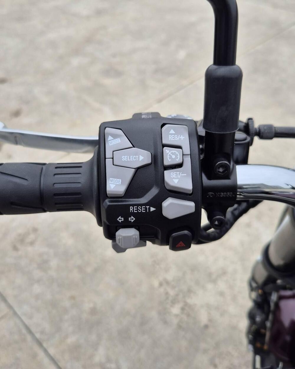 Kawasaki Z 900 RS (2026) (7)