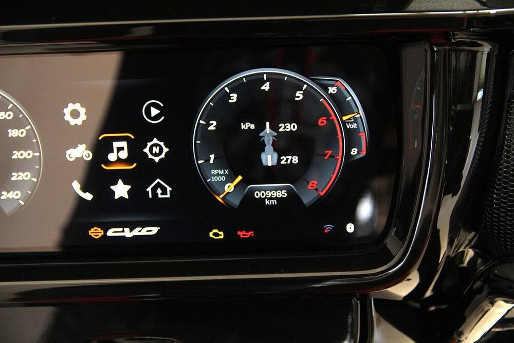 Harley-Davidson CVO Street Glide (2024) (11)