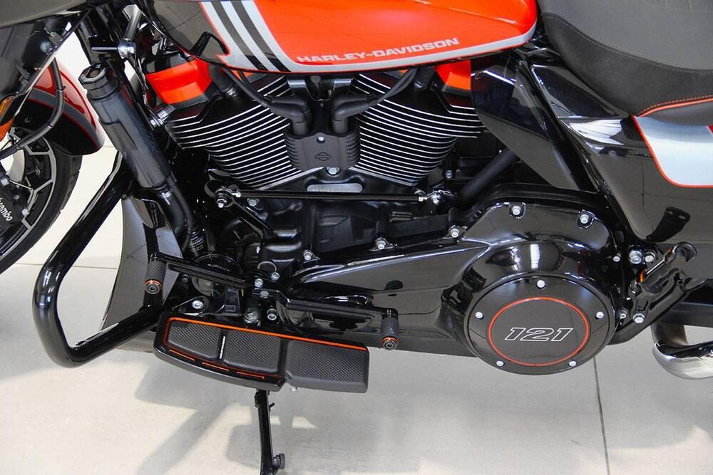 Harley-Davidson CVO Street Glide (2024) (17)