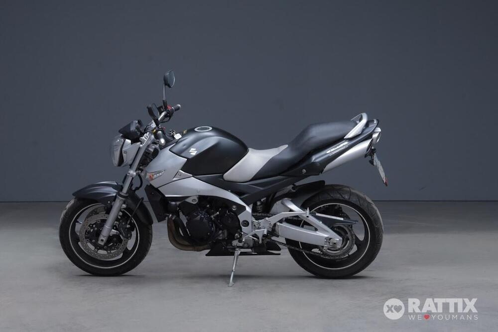 Suzuki GSR 600 (2006 - 11) (3)