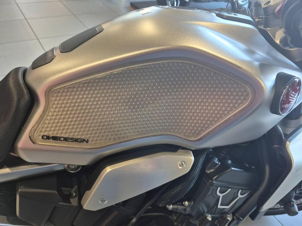 Honda CB 1000 R (2021 - 25) (8)