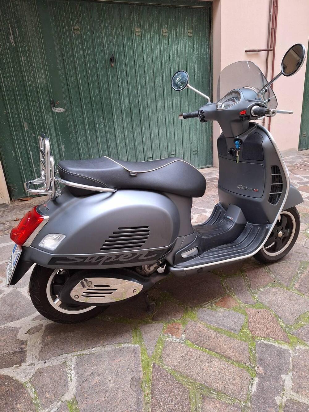 Vespa GTS 300 Super ABS (2014 - 16) (2)
