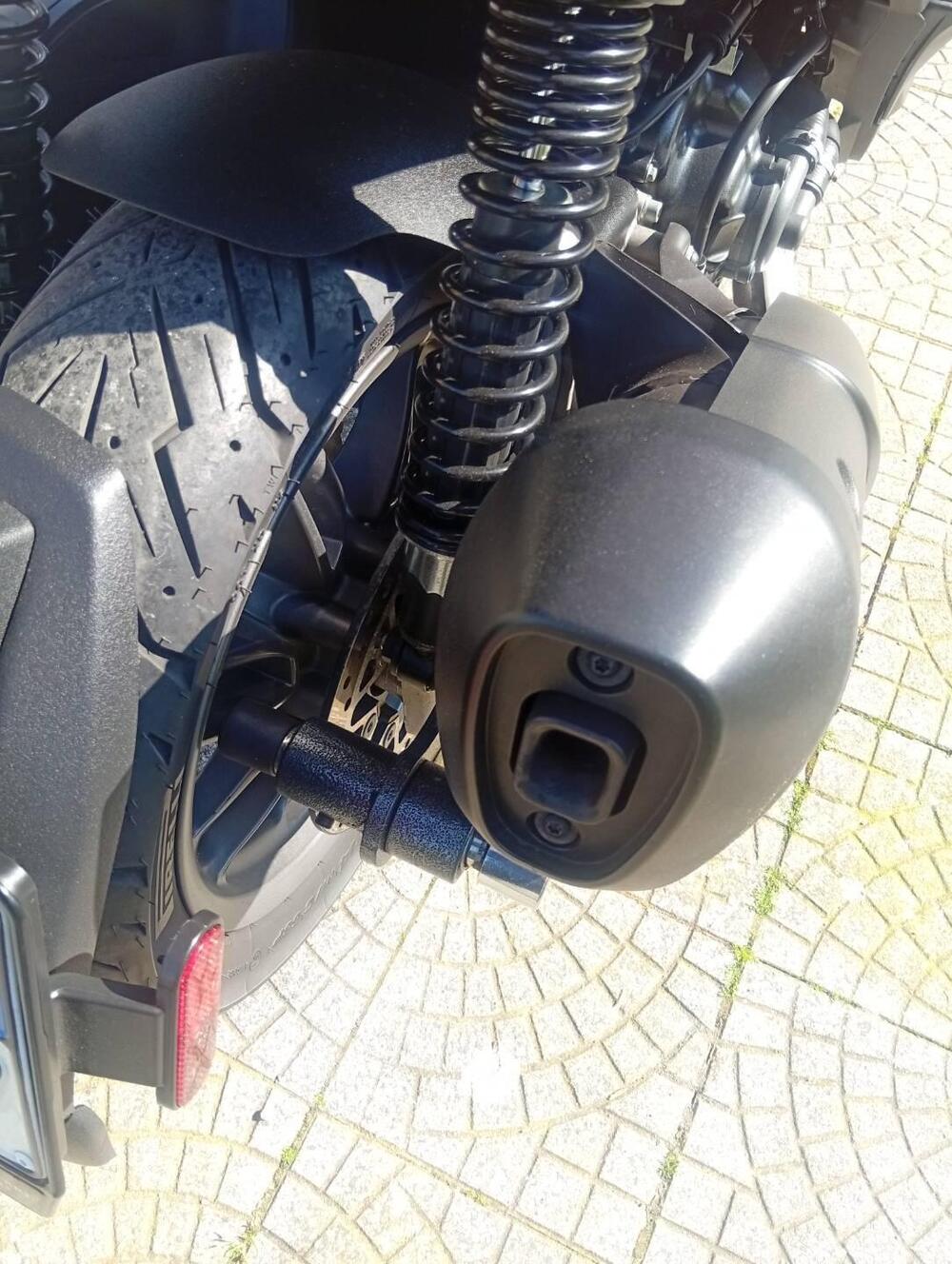 Piaggio Beverly 300 Hpe (2021) (7)