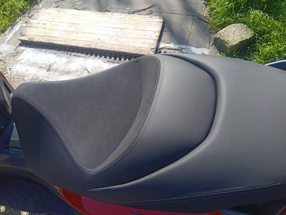 Piaggio Beverly 300 Hpe (2021) (8)