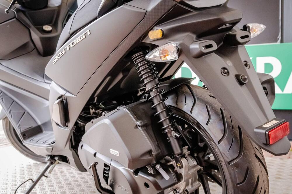 Kymco Skytown 125i (2024 - 26) (16)
