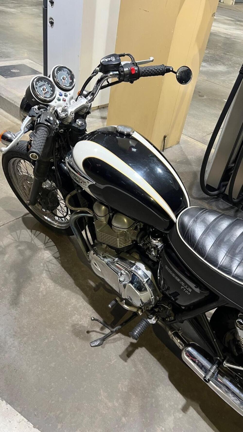 Triumph Bonneville T100 (2001 - 07) (6)