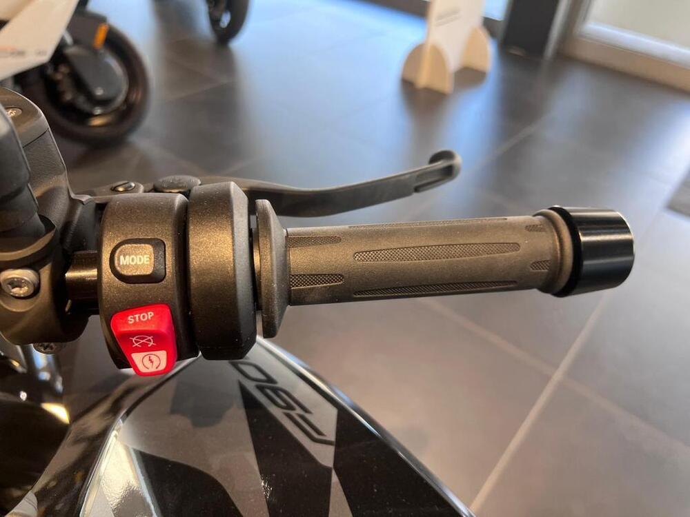 Bmw F 900 R (2025 - 26) (10)