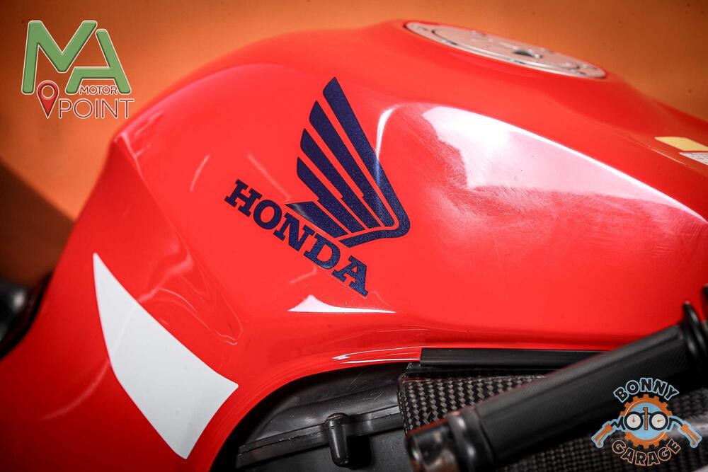 Honda CBR 900 RR Fireblade (2000 - 01) (4)