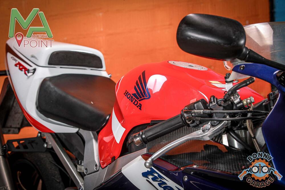 Honda CBR 900 RR Fireblade (2000 - 01) (13)