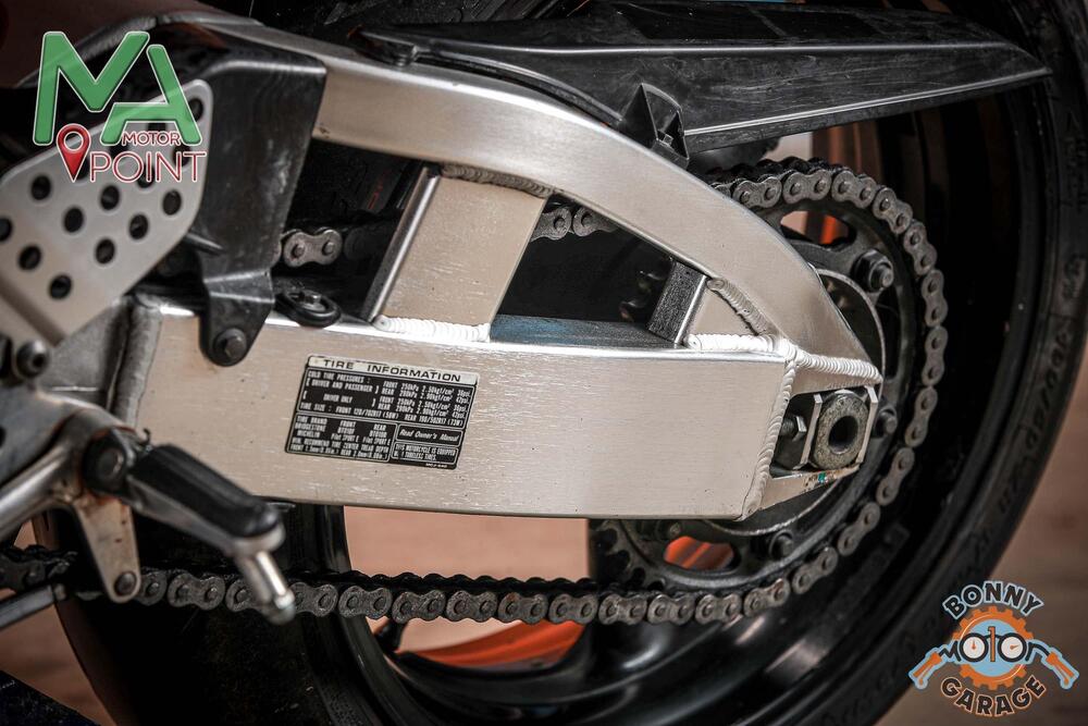 Honda CBR 900 RR Fireblade (2000 - 01) (17)