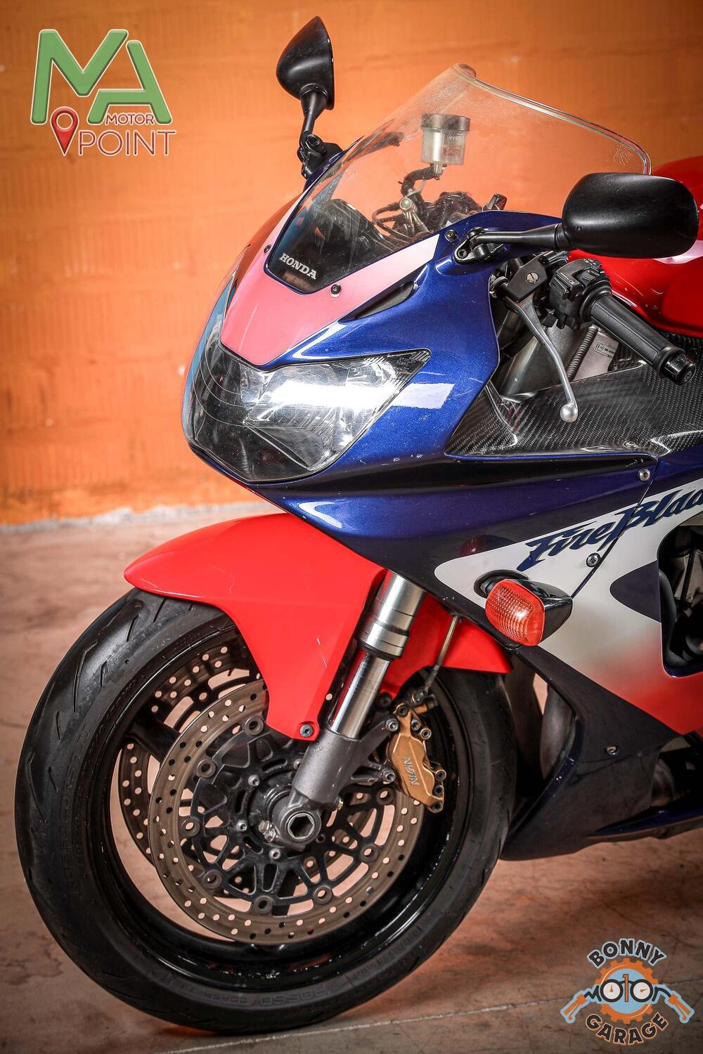 Honda CBR 900 RR Fireblade (2000 - 01) (18)