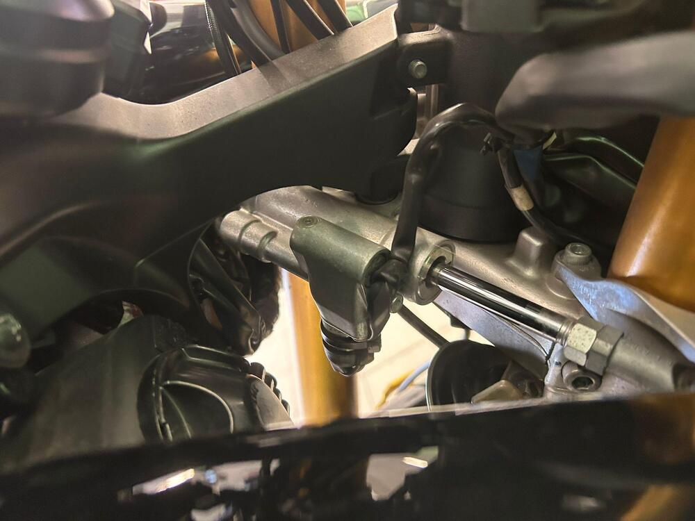 Yamaha YZF R1 (2012 - 14) (12)