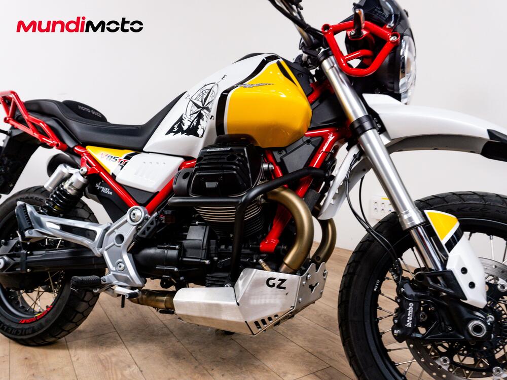 Moto Guzzi V85 TT Evocative Graphics (2021 - 23) (5)