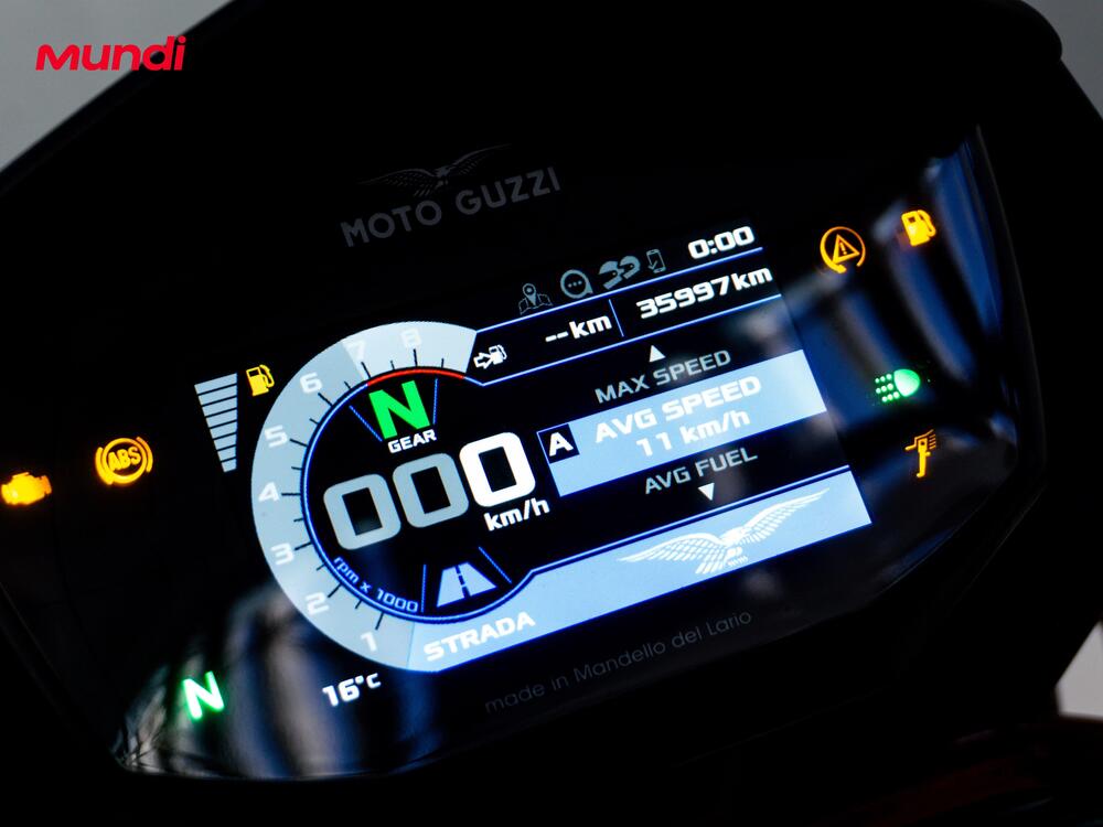 Moto Guzzi V85 TT Evocative Graphics (2021 - 23) (12)