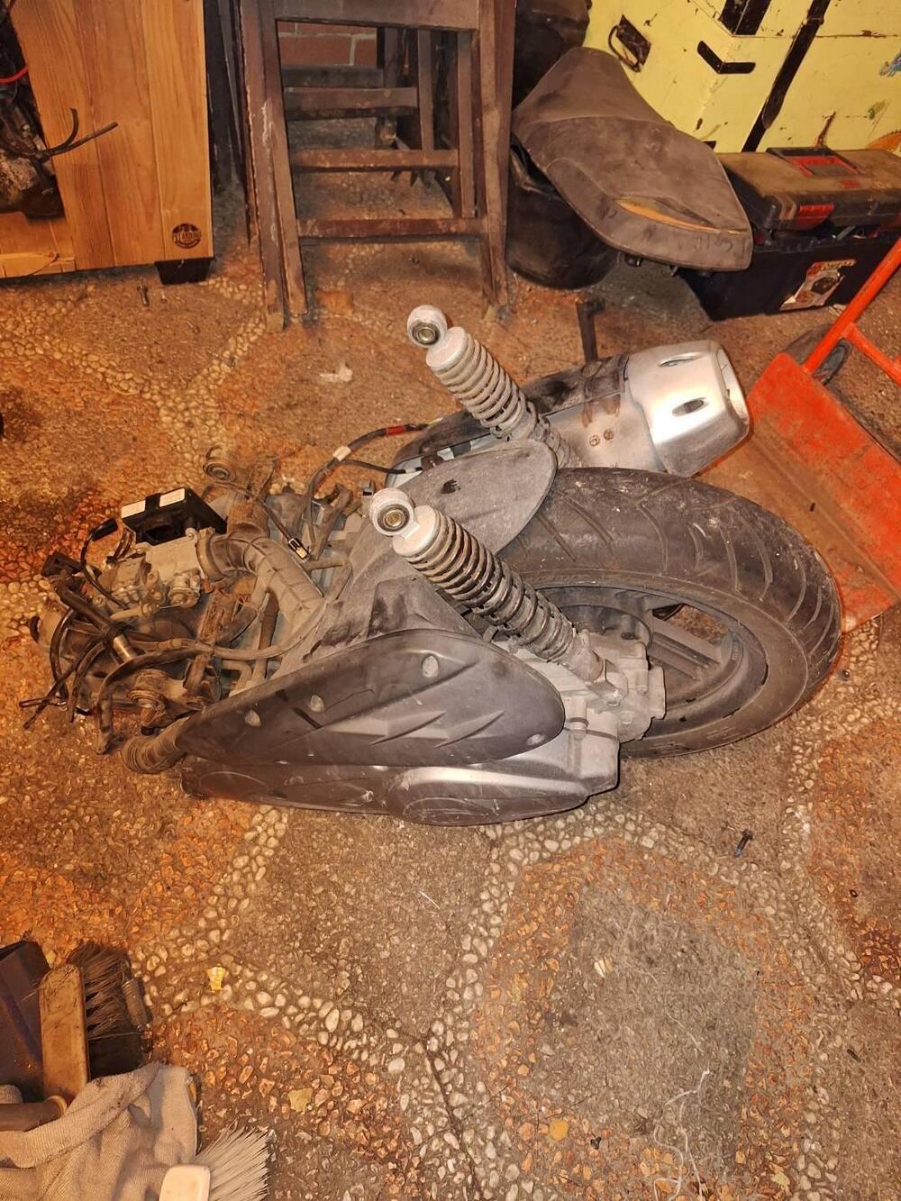 Kimco agility12516+ motore Kymco (3)