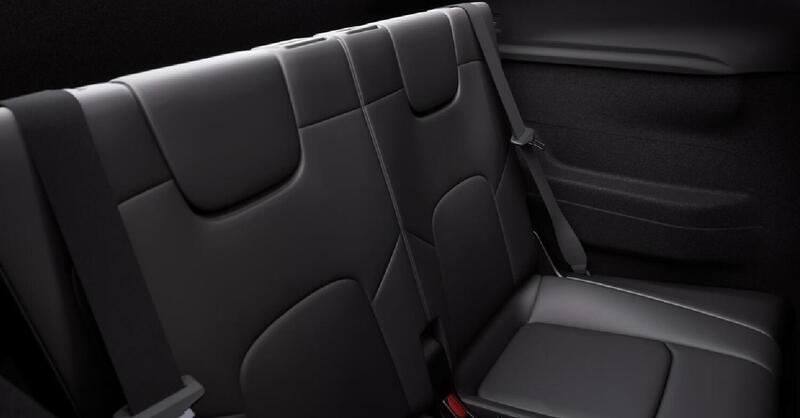 Tesla Model Y: l&rsquo;elettrico che vuole rubare clienti ai van, arriva in Italia la 7 posti