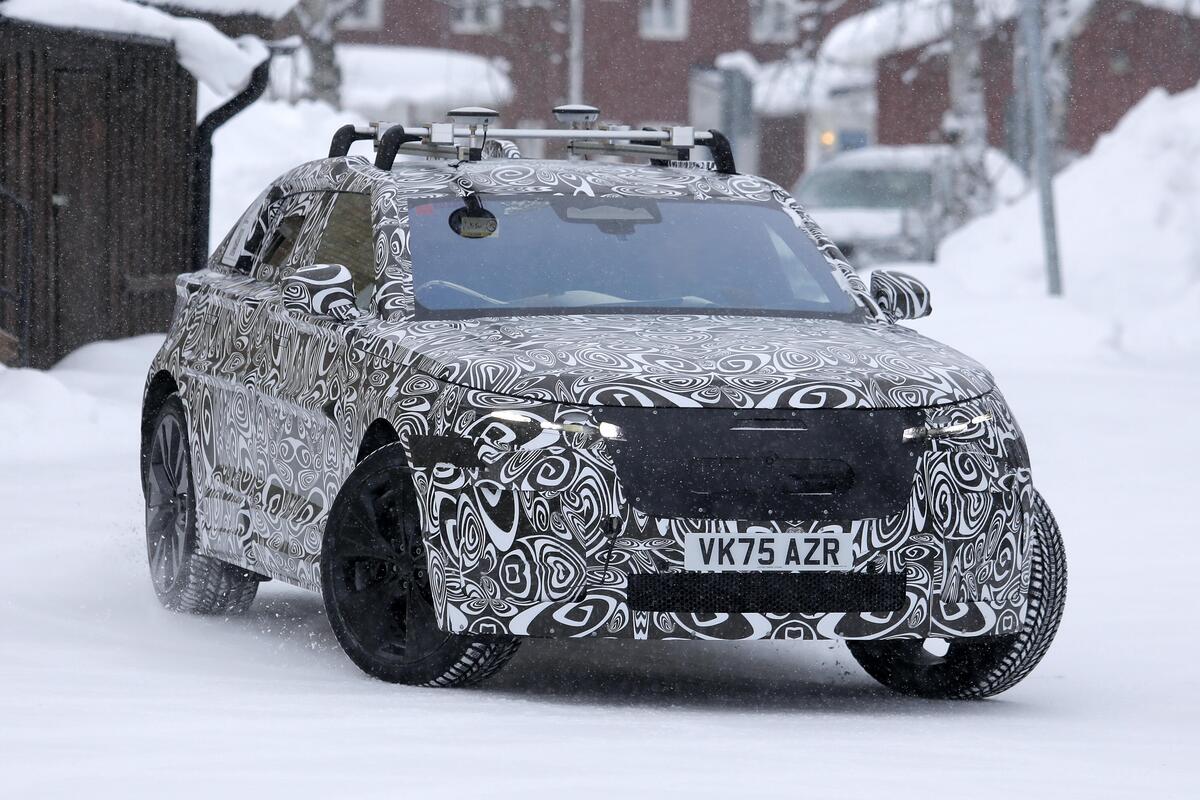 Range Rover Velar: via il termico, la nuova generazione sarà solo elettrica