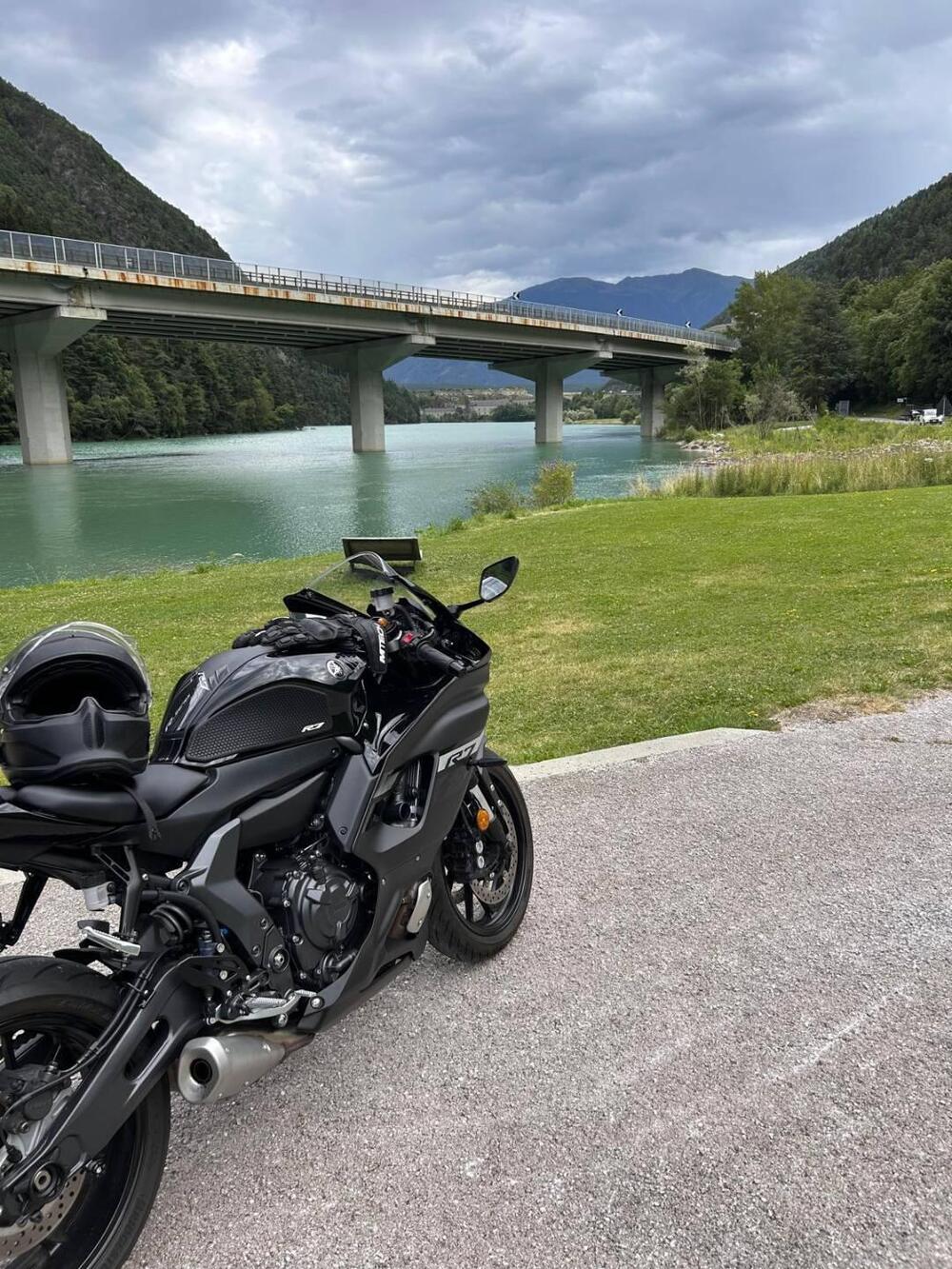 Yamaha YZF R7 (2021 - 25) (4)