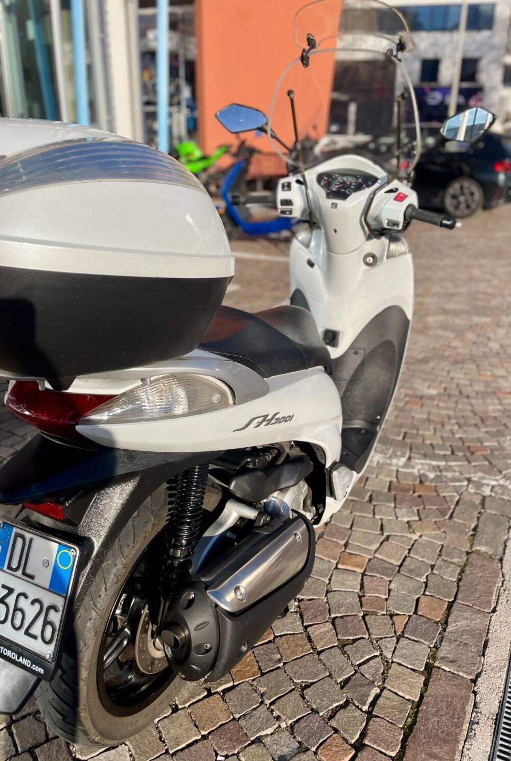 Honda SH 300 i (2006 - 10) (2)