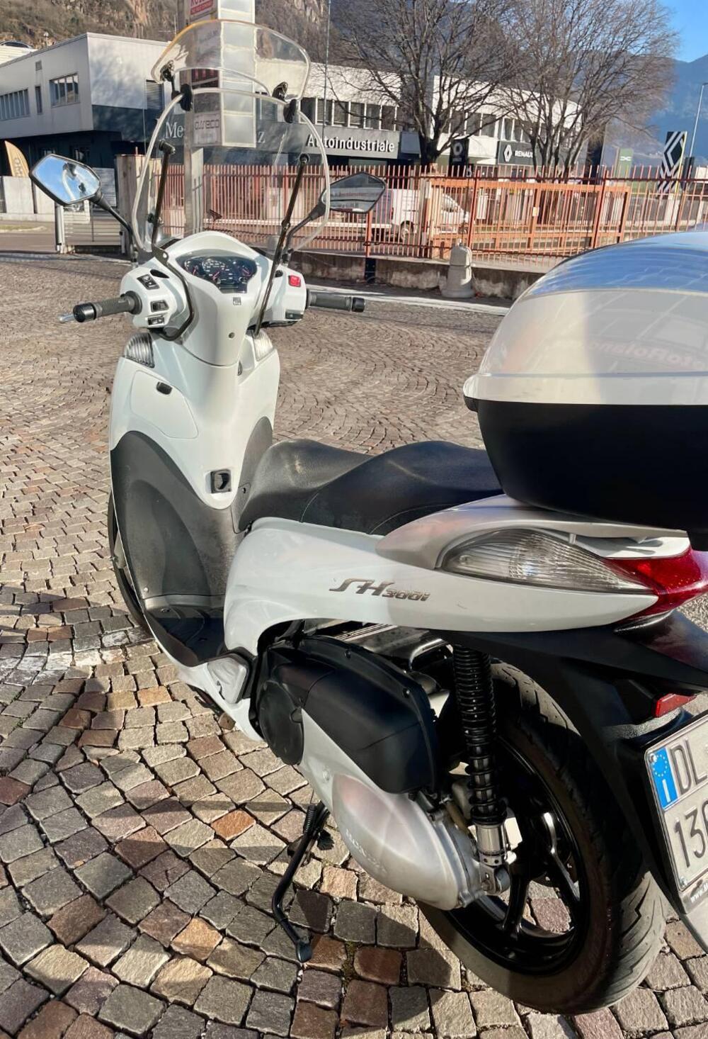 Honda SH 300 i (2006 - 10) (3)