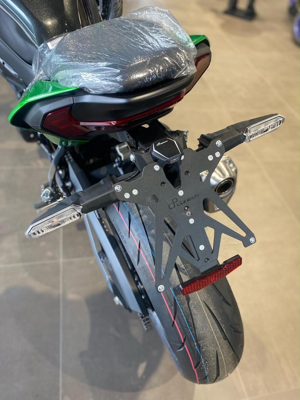 Kawasaki Z 900 (2025 - 26) (4)