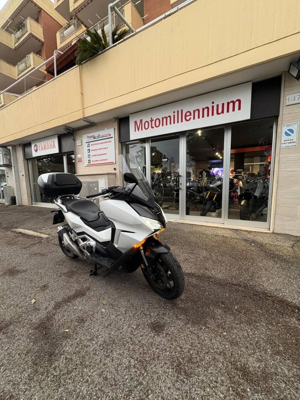 Honda Forza 750 DCT Urban (2021 - 24) (3)