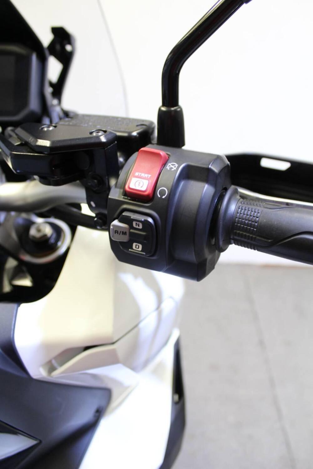 Honda X-ADV 750 DCT (2021 - 24) (11)