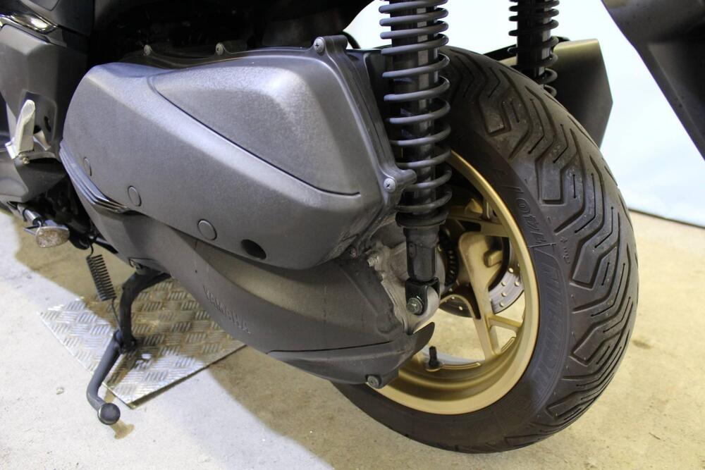 Yamaha X-Max 300 Tech Max (2021 - 24) (15)