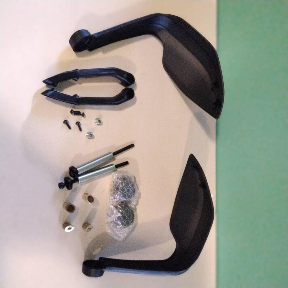 Kit paramani e specchi retrovisori nuovi Ducati