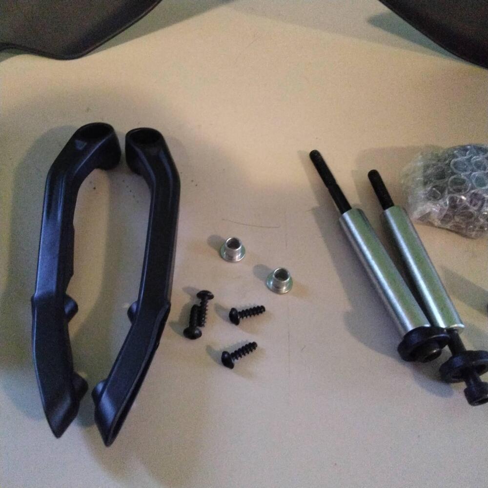 Kit paramani e specchi retrovisori nuovi Ducati (5)