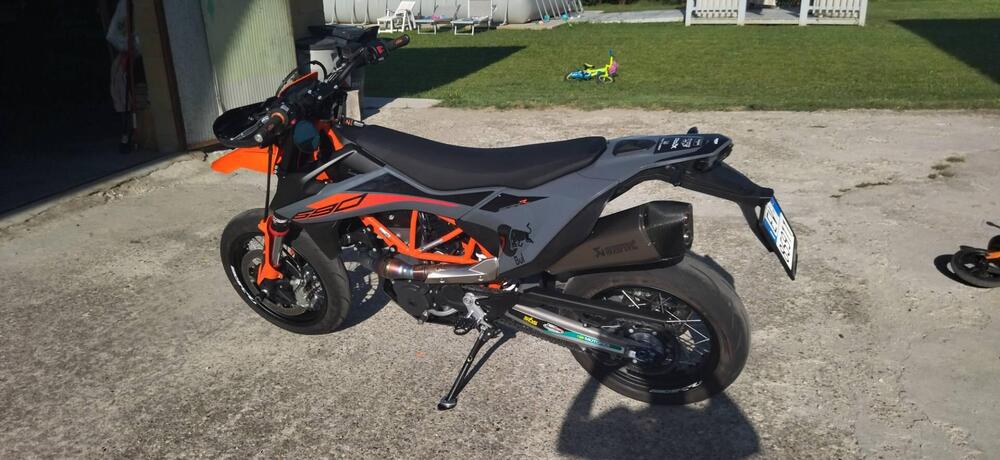 KTM 690 SMC R (2021 - 22) (3)