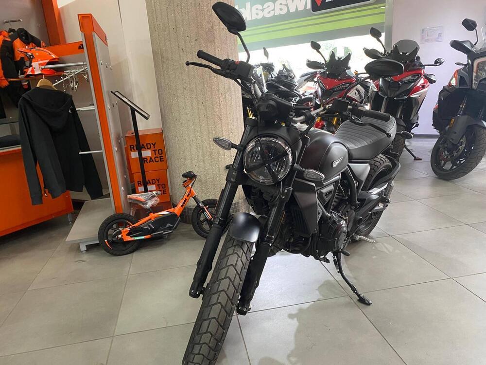 Ducati Scrambler 800 Icon Dark (2025 - 26) (4)