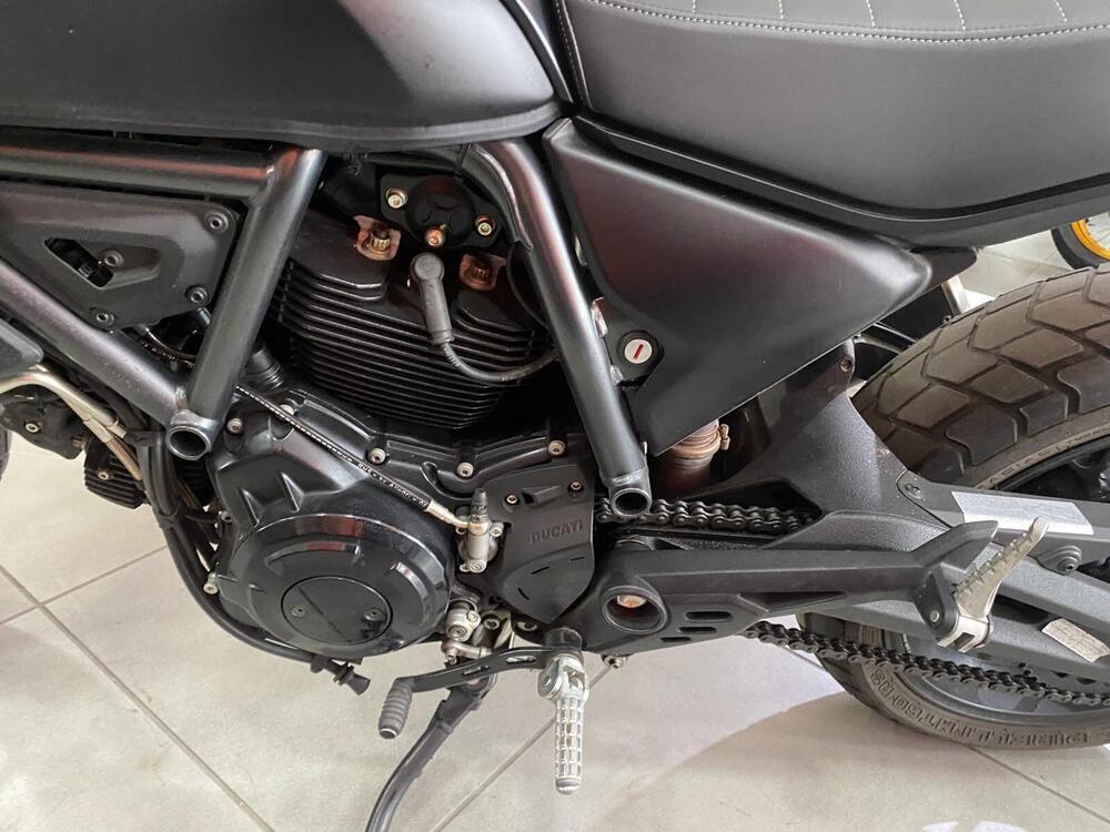 Ducati Scrambler 800 Icon Dark (2025 - 26) (9)