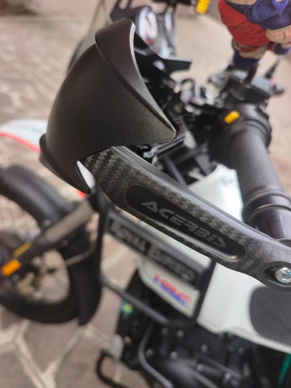 Royal Enfield Himalayan 411 (2017 - 20) (15)