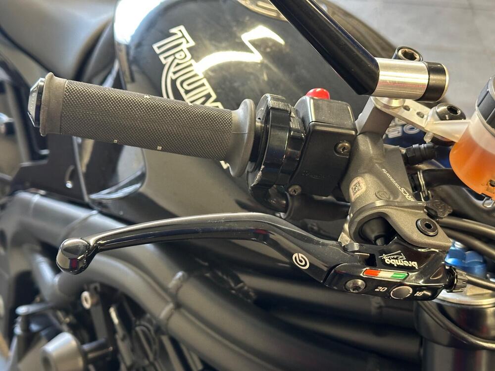 Triumph Speed Triple 1050 (2005 - 11) (3)