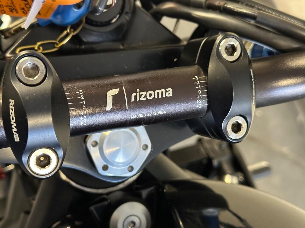 Triumph Speed Triple 1050 (2005 - 11) (4)